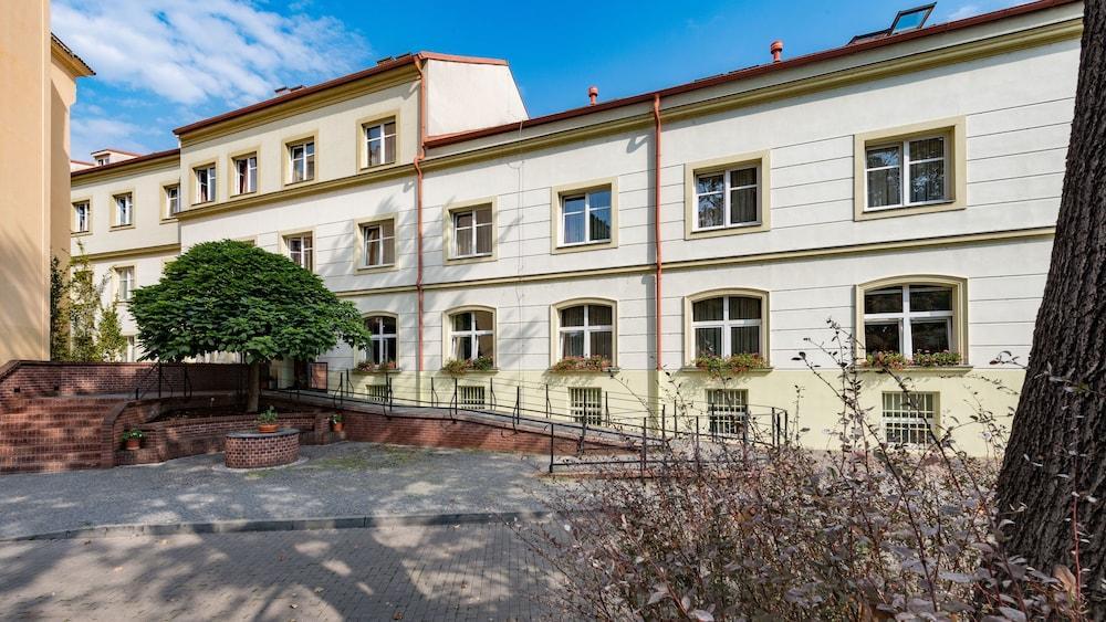 Hotel Ostruvek Prága Kültér fotó