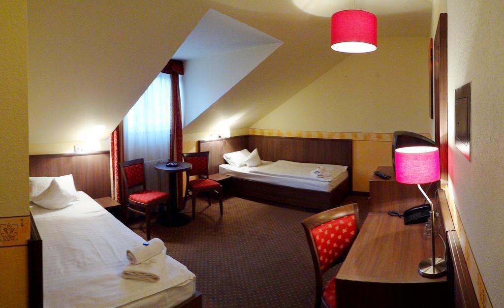 Hotel Ostruvek Prága Kültér fotó