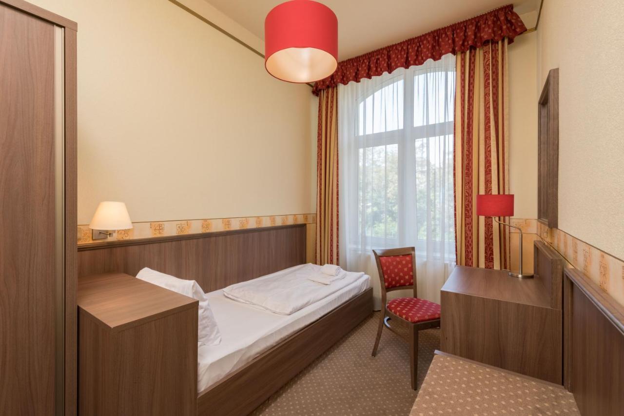 Hotel Ostruvek Prága Kültér fotó